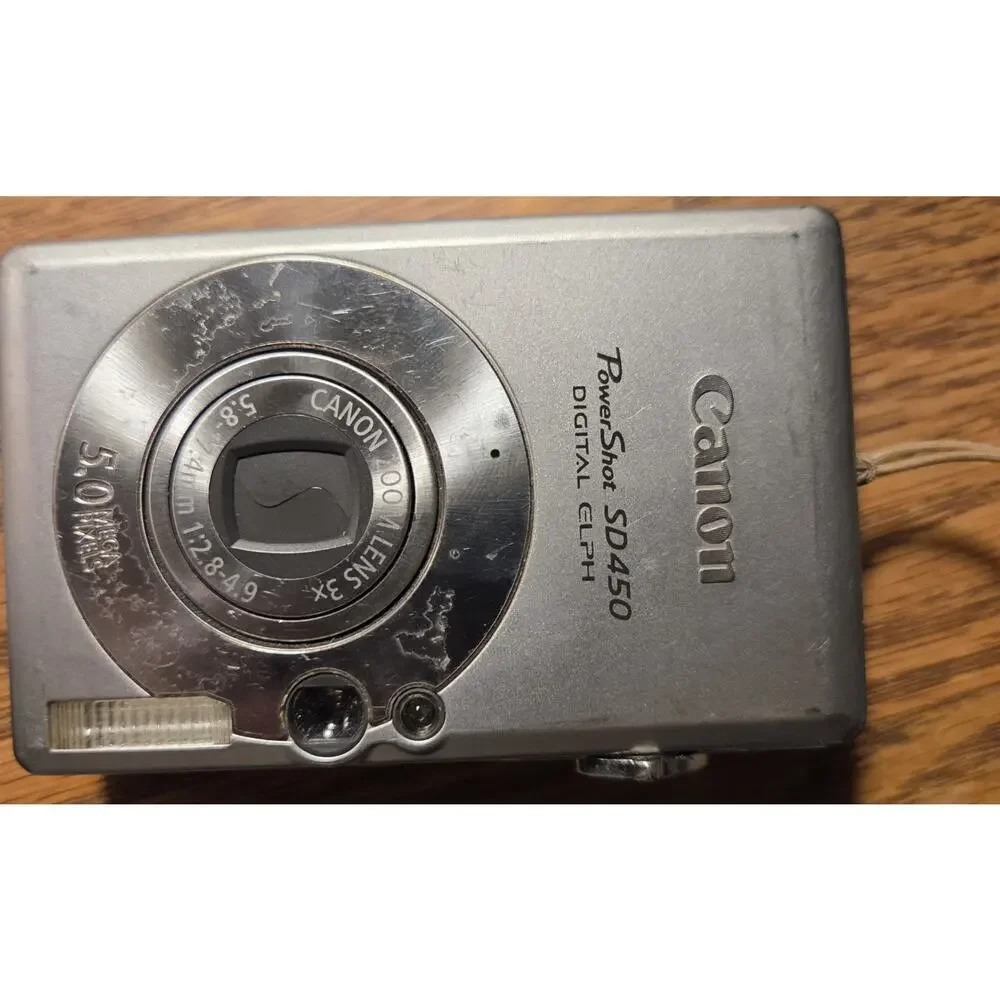 Canon PowerShot SD450 Digital ELPH 5.0MP Camera - For Parts / Broken Screen